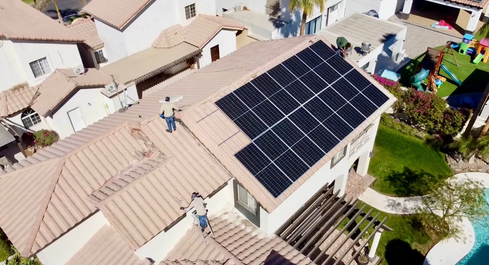 Instalación residencial con paneles solares